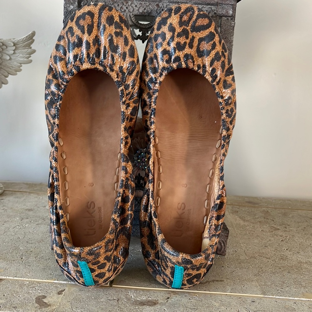 Size 8 Leopard Tieks ballet flats